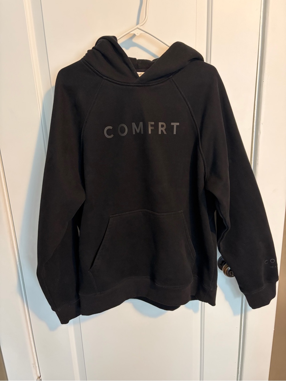 COMFRT Black Women's Pullover Hoodie